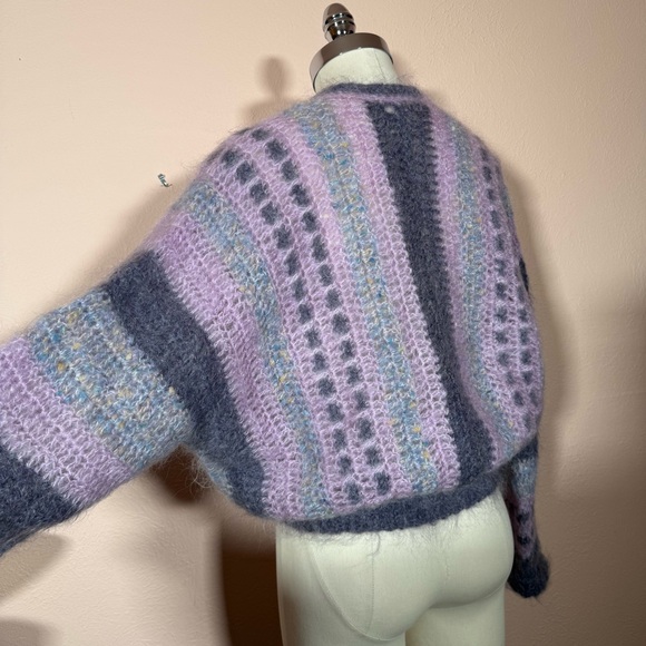 Hold  Mohair wool grandmacore Lavender Grey Crochet Ireland Cardigan Sweater - Picture 8 of 17